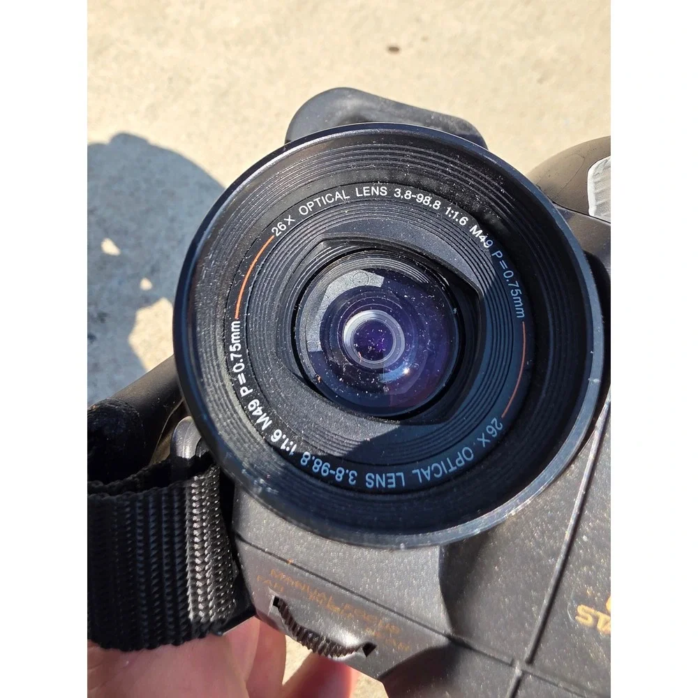 Panasonic Palmcorder PV-D209 VHS-C Camcorder 26x Optical Zoom Digital EIS Gray